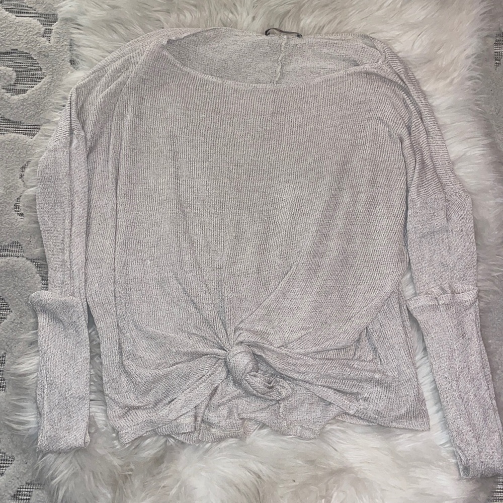 BRANDY MELVILLE SWEATER